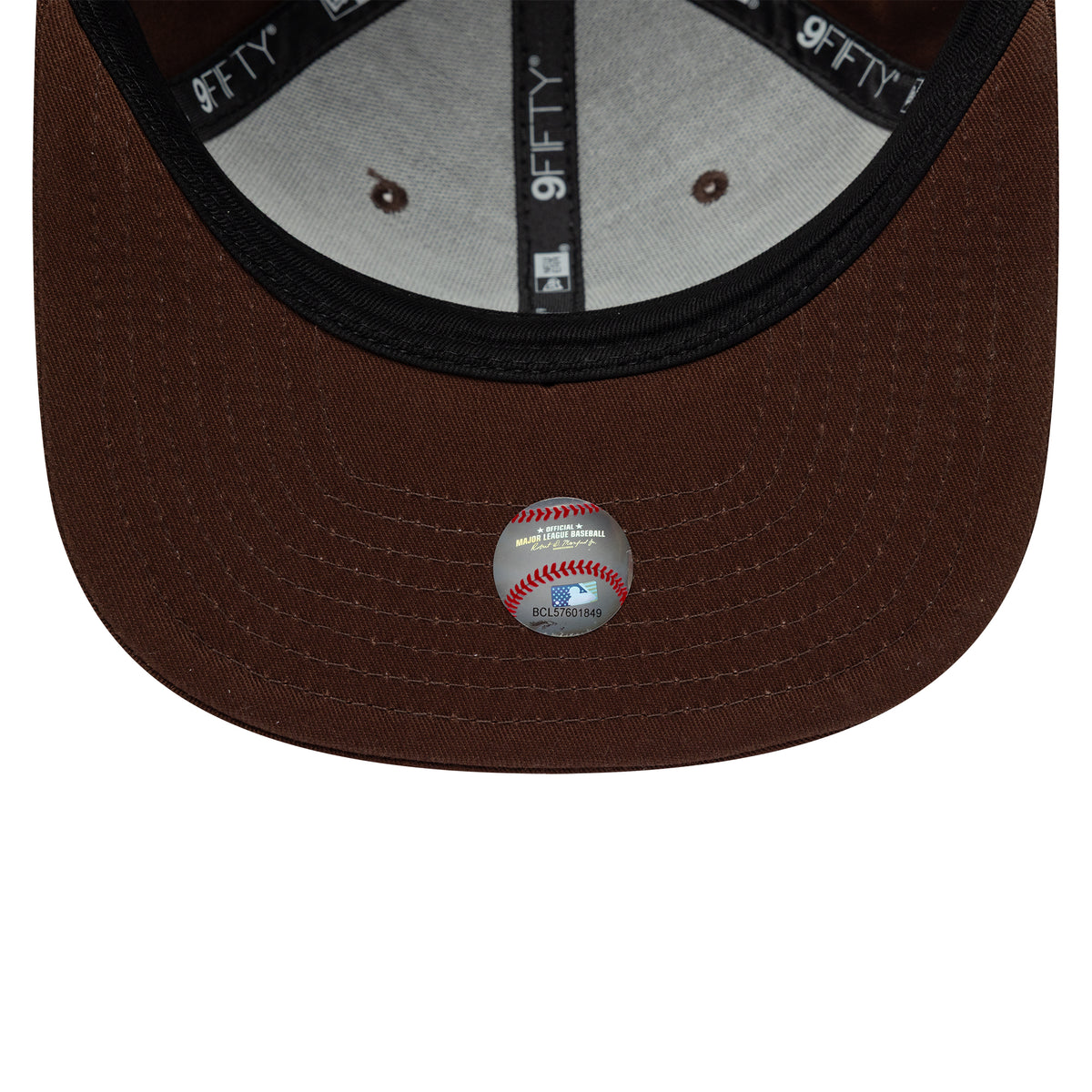 Gorra Snapback 9FIFTY MLB League Essential New York Yankees de New Era - Chocolate-Blanco