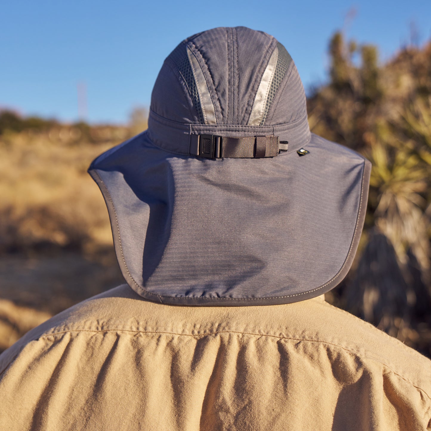 Sombrero de Sol Ultra Adventure resistente al agua de Sunday Afternoons - Gris Oscuro