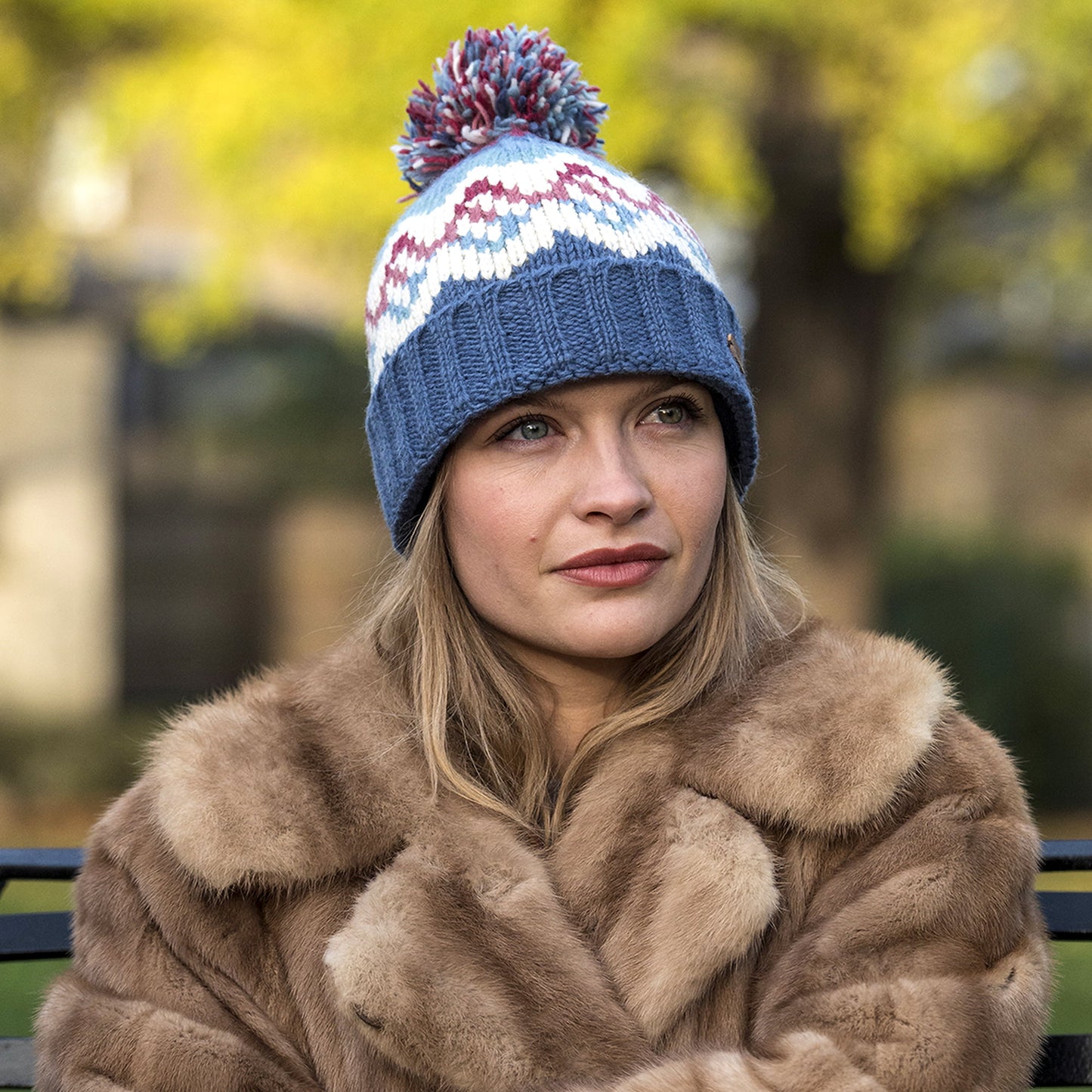 Gorro con pompón con vuelta Patrón de ondas de Kusan - Azul Vaquero-Crema