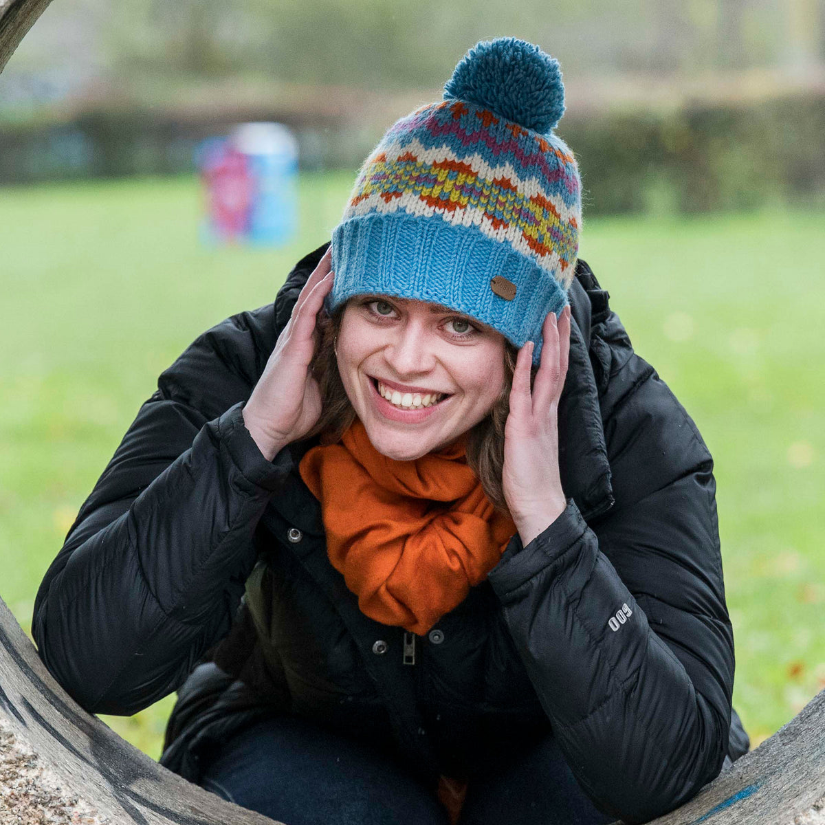 Gorro con pompón con vuelta Fair Isle de Kusan - Azul Cielo-Multi