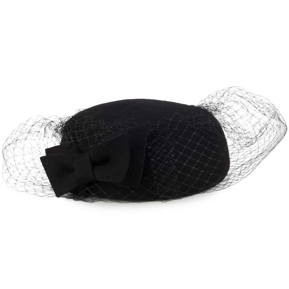 Sombrero Pillbox Veda Bow con velo de Whiteley - Negro