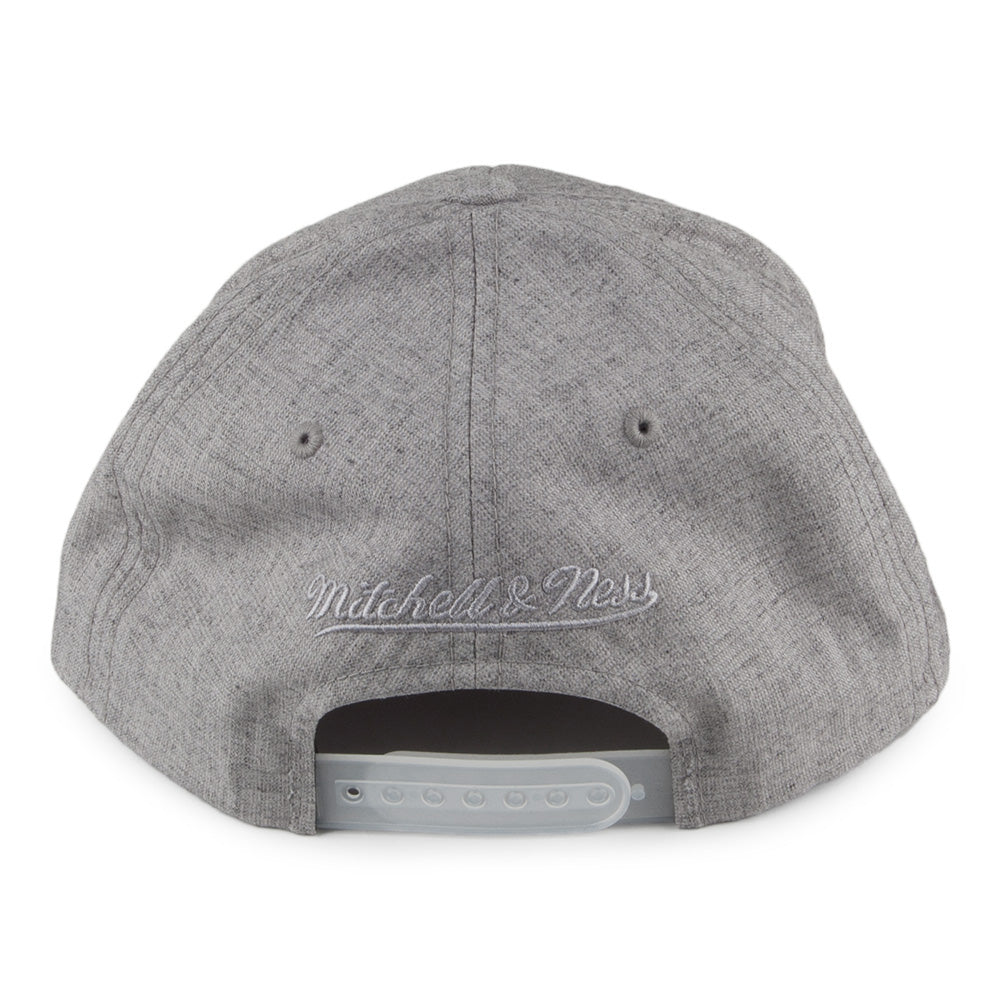Gorra Snapback Beam 110 Philadelphia 76ers de Mitchell & Ness - Gris