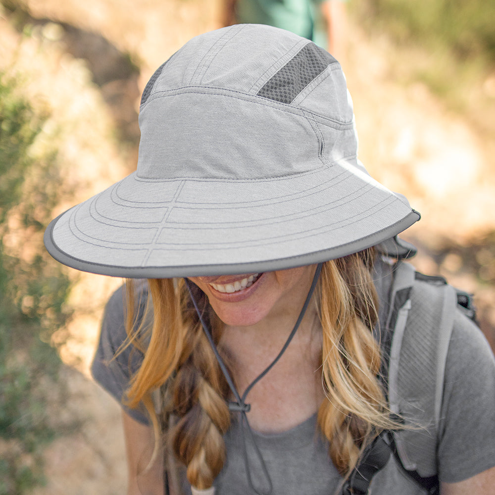 Sombrero de Sol Ultra Adventure resistente al agua de Sunday Afternoons - Gris Claro
