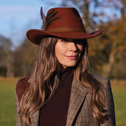 Sombrero Outback impermeable de fieltro de lana Con plumas de Failsworth - Rojo Óxido