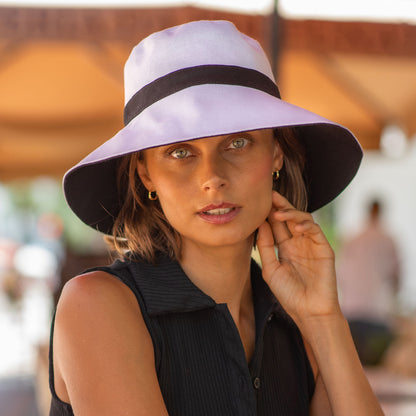 Sombrero de Sol Merrit reversible con abertura para coleta de Scala - Blanco-Negro