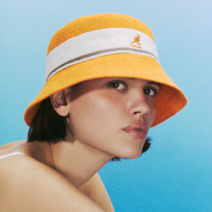 Sombrero de pescador Bermuda a rayas de Kangol - Naranja Brillante