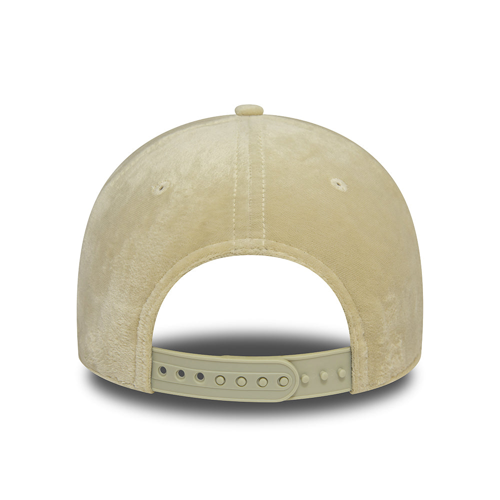 Gorra Snapback mujeres 9FORTY MLB Velour New York Yankees de New Era - Piedra