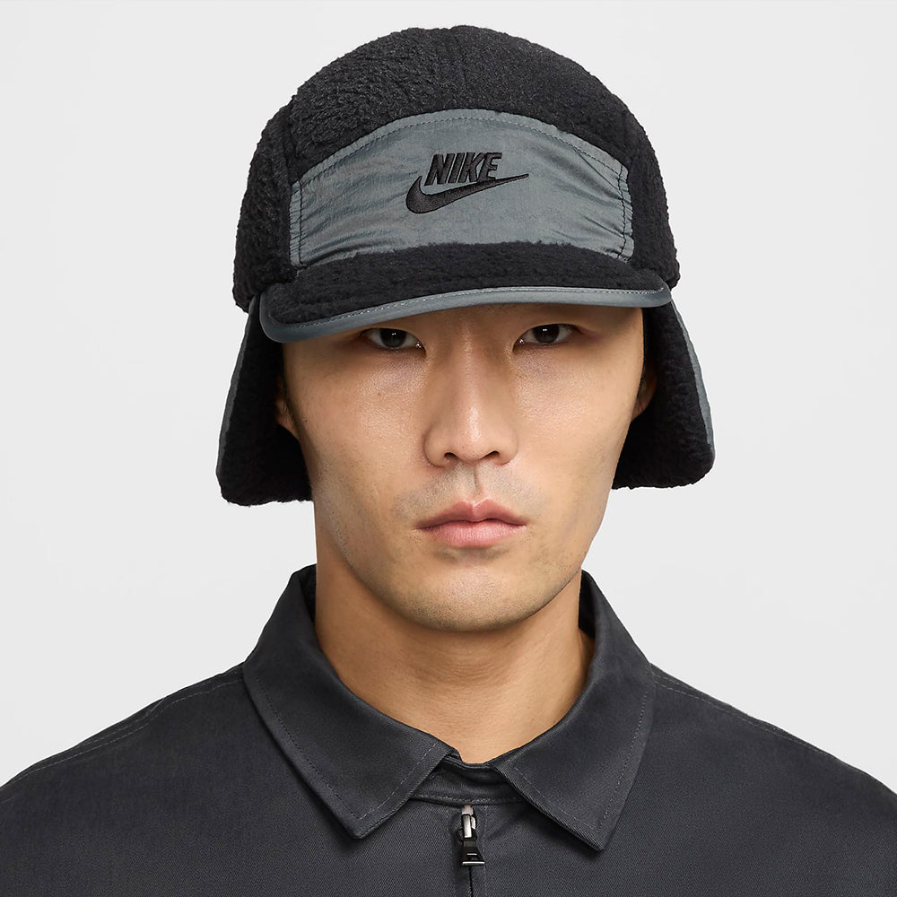 Gorra 5 paneles Fly con orejeras de Nike Golf - Negro-Gris