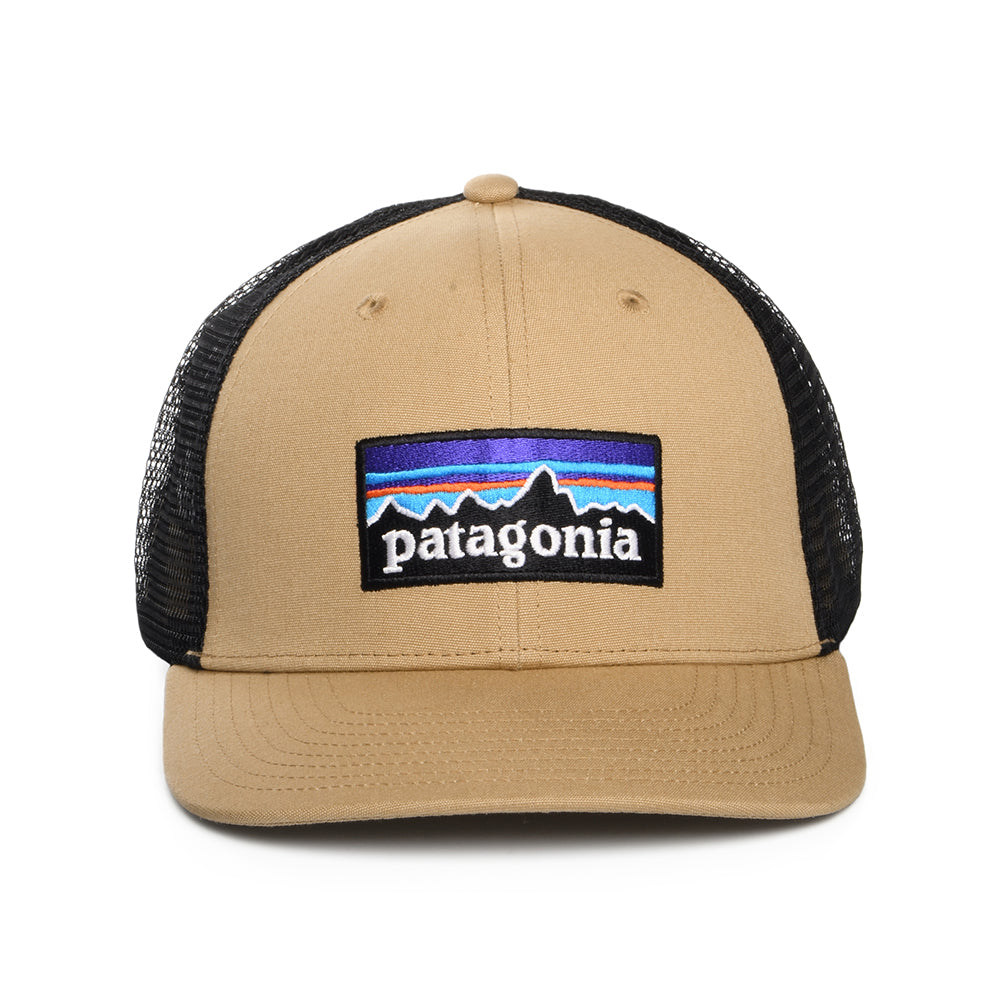 Gorra Trucker P-6 Logo de algodón orgánico de Patagonia - Marrón Claro-Negro