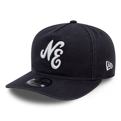 Gorra de béisbol Golfer - NE pre-curvada sin estructurar de algodón lavado de New Era - Azul Marino-Blanco