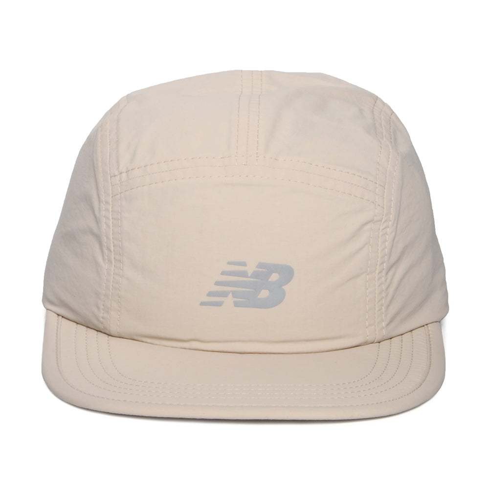 Gorra 5 paneles Everyday reciclada de New Balance - Piedra