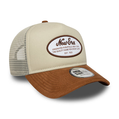 Gorra de camionero A-Frame con parche ovalado de gamuza de New Era - Piedra-Beige Arena