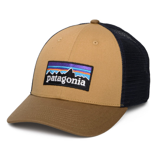 Gorra Trucker P-6 Logo LoPro de algodón orgánico de Patagonia - Beige Arena-Azul Marino