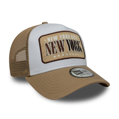 Gorra de camionero A-Frame - Location Patch New York City de New Era - Blanco-Camel