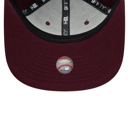 Gorra Snapback 9FIFTY MLB League Essential New York Yankees de New Era - Granate-Blanco
