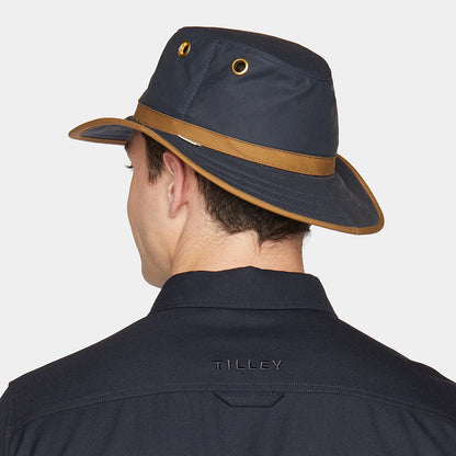 Sombrero Outback TWC7 de algodón encerado de Tilley - Azul Marino-Beige Arena