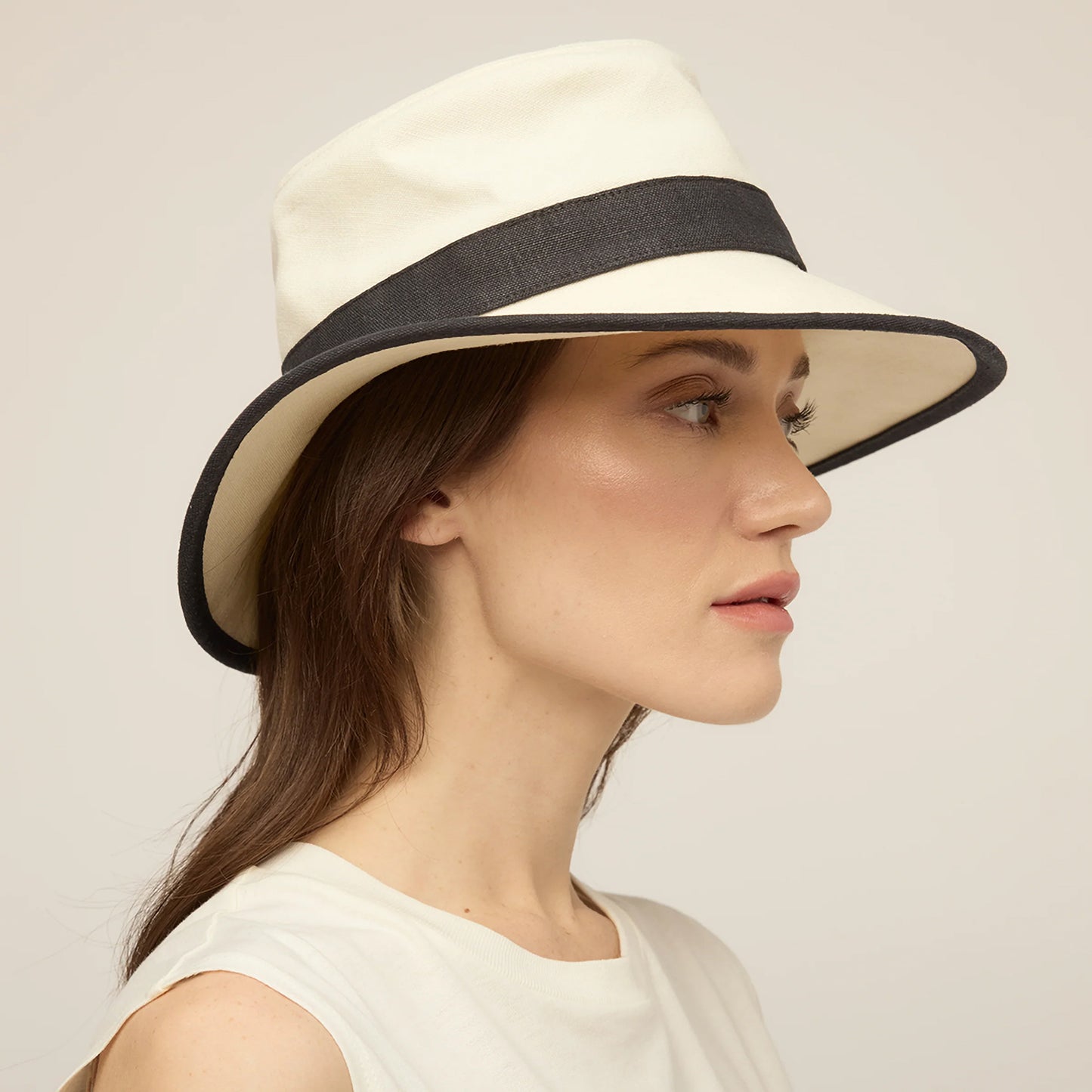 Sombrero Adrienne plegable de cáñamo de Tilley - Negro-Blanco