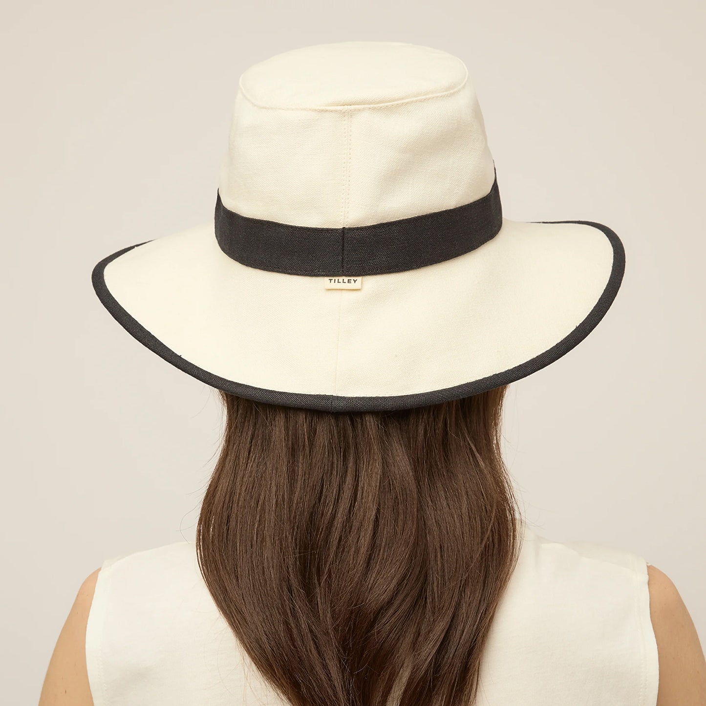 Sombrero Adrienne plegable de cáñamo de Tilley - Negro-Blanco