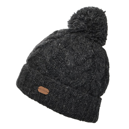 Gorro con pompón con vuelta de punto trenzado de Kusan - Antracita