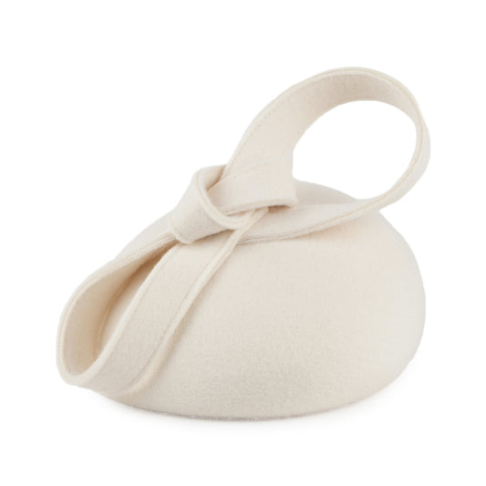 Sombrero Pillbox Carlita de lana con espiral de Whiteley - Blanco invernal