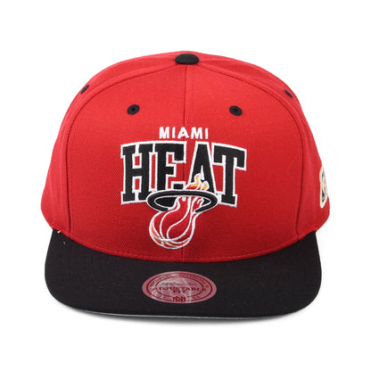 Gorra Snapback NBA HWC Team Arch Miami Heat de Mitchell & Ness - Rojo-Negro