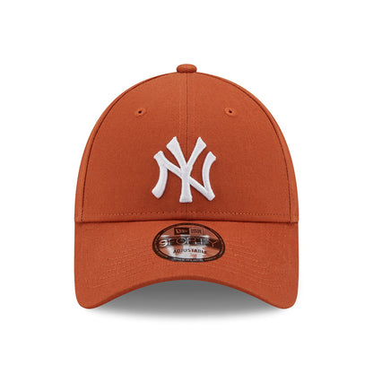 Gorra de béisbol 9FORTY MLB League Essential ll New York Yankees de New Era - Ocre-Blanco