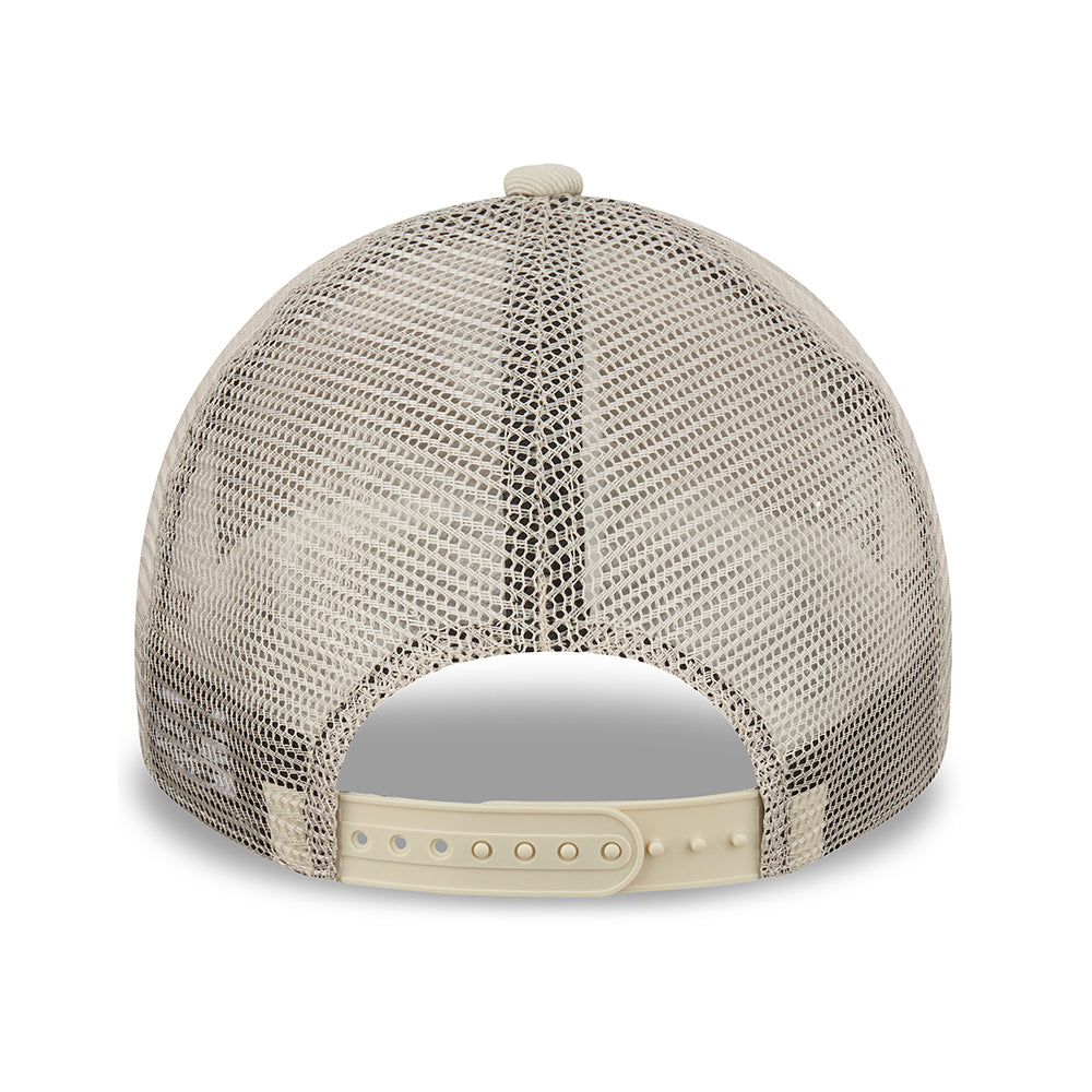 Gorra Trucker 9FORTY A-Frame Heritage Patch de New Era - Piedra