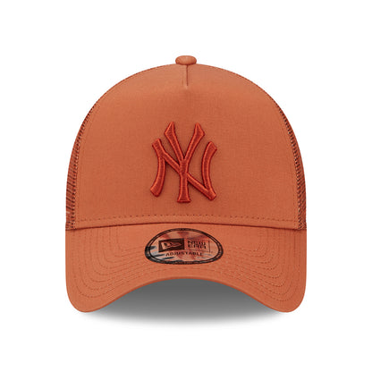Gorra Trucker 9FORTY A-Frame MLB Tonal Mesh New York Yankees de New Era - Rojo Óxido