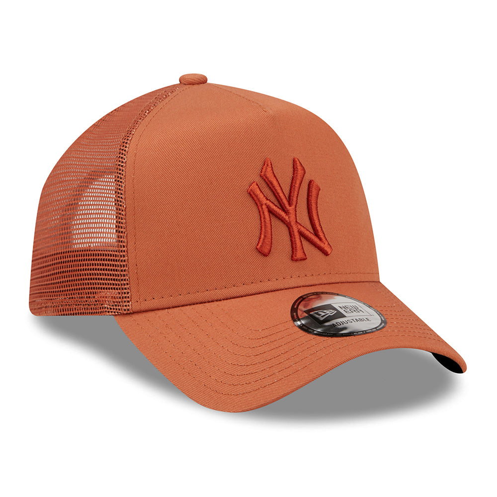 Gorra Trucker 9FORTY A-Frame MLB Tonal Mesh New York Yankees de New Era - Rojo Óxido