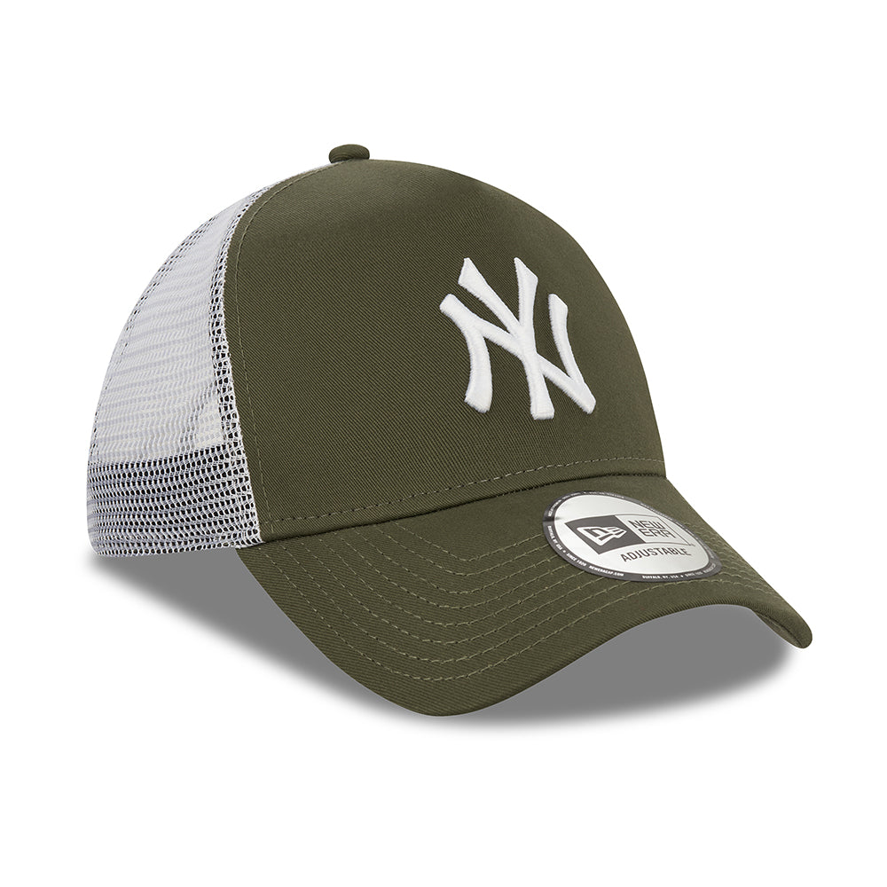 Gorra Trucker 9FORTY A-Frame MLB League Essential New York Yankees de New Era - Oliva-Blanco