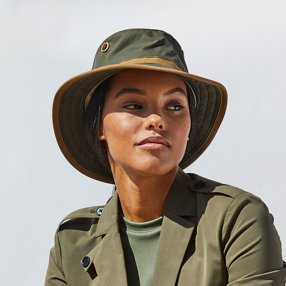 Sombrero Outback TWC7 de algodón encerado de Tilley - Verde Oliva