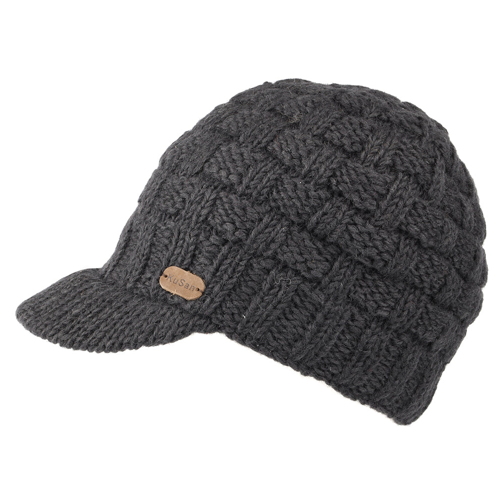 Gorro Beanie con visera Basket Weave de Kusan - Antracita