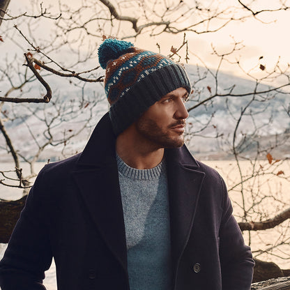 Gorro con pompón Fair Isle de Failsworth - Azul Petróleo